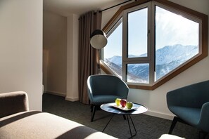Superior Triple Room | In-room safe, desk, cots/infant beds, free WiFi