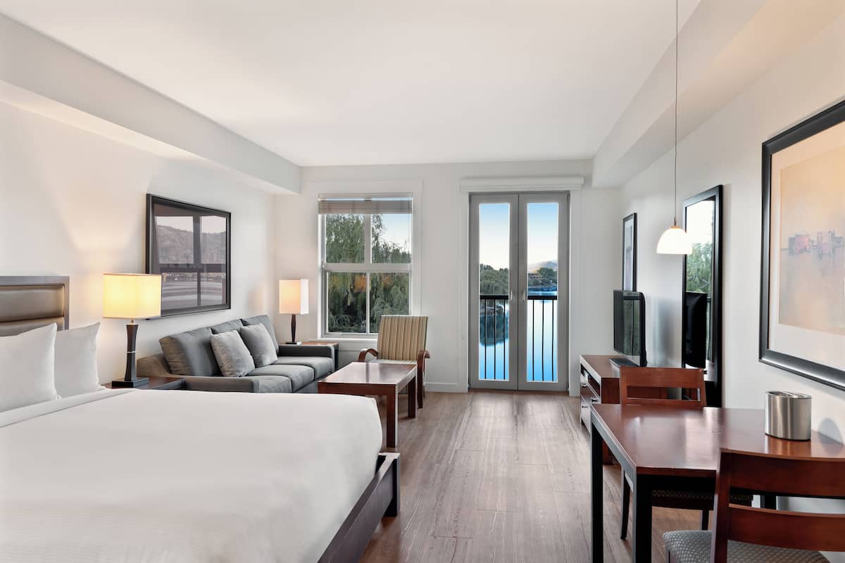 chardonnay studio | 1 bedroom, egyptian cotton sheets, premium bedding, in-room safe