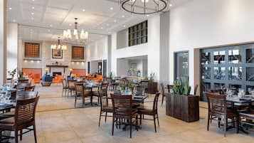 Spécialités Cuisine locale et internationale