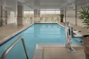 Una piscina cubierta