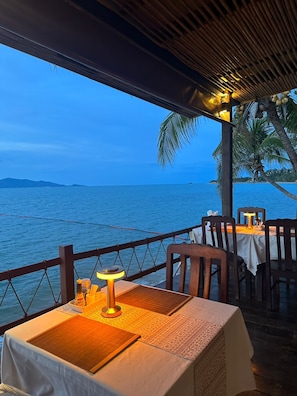 Breakfast, lunch, dinner served; Thai cuisine, beach views - Adarin Beach Resort (Koh Samui)