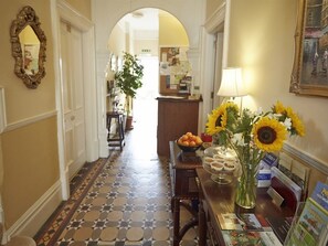 Lobby - Somerville House (Hereford)