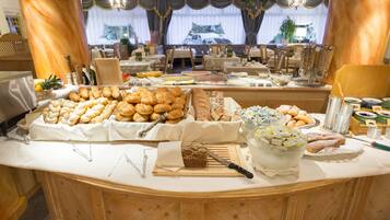 Bao gồm bữa sáng buffet hàng ngày