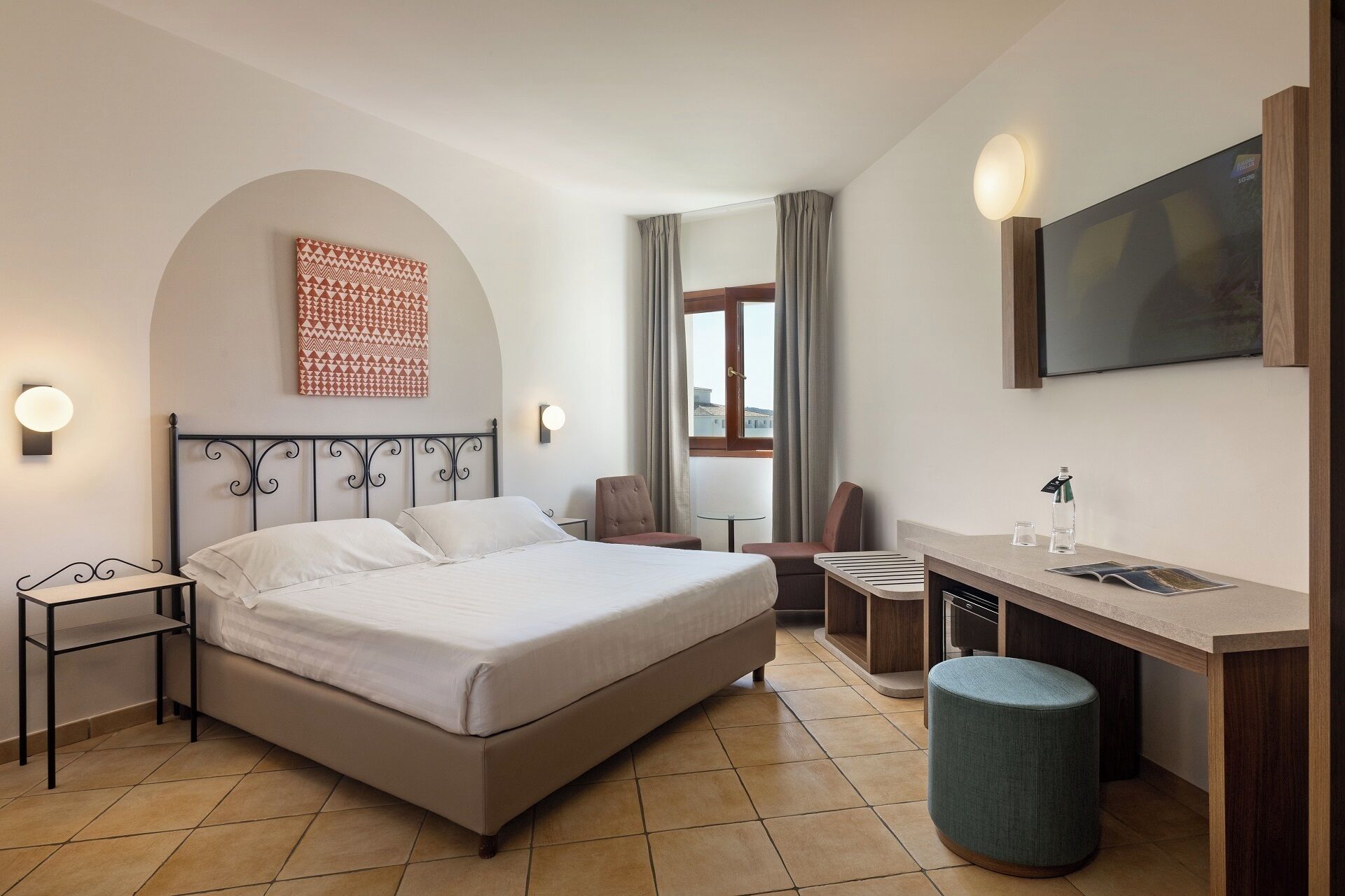 Minibar, desk, free WiFi, bed sheets