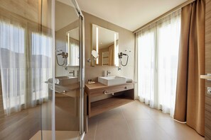 In-room safe, desk, free WiFi, bed sheets - Park Hotel Casimiro (San Felice del Benaco)