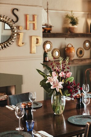 Breakfast, lunch and dinner served - The Ship Inn (Rye)