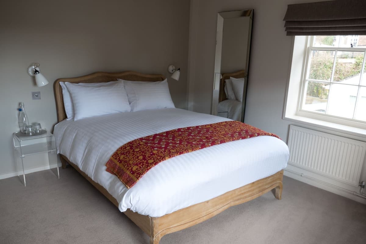 Deluxe Double Room, Ensuite (Standard Double) | 1 bedroom, premium bedding, individually decorated