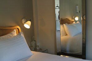 Premium bedding, individually decorated, individually furnished - The Ship Inn (Rye)