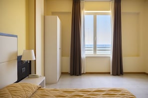 In-room safe, cots/infant beds, free WiFi, bed sheets - Hotel Villa Margherita (Ladispoli)