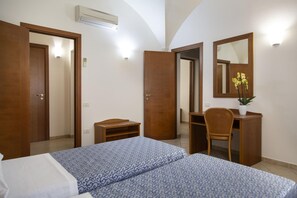 Minibar, in-room safe, cribs/infant beds, bed sheets