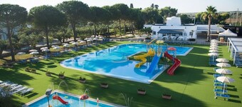 Color Dolmen Family Village