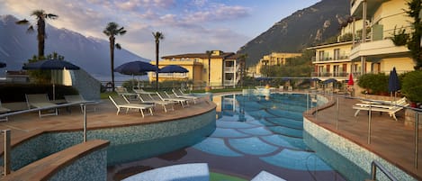 2 piscinas al aire libre