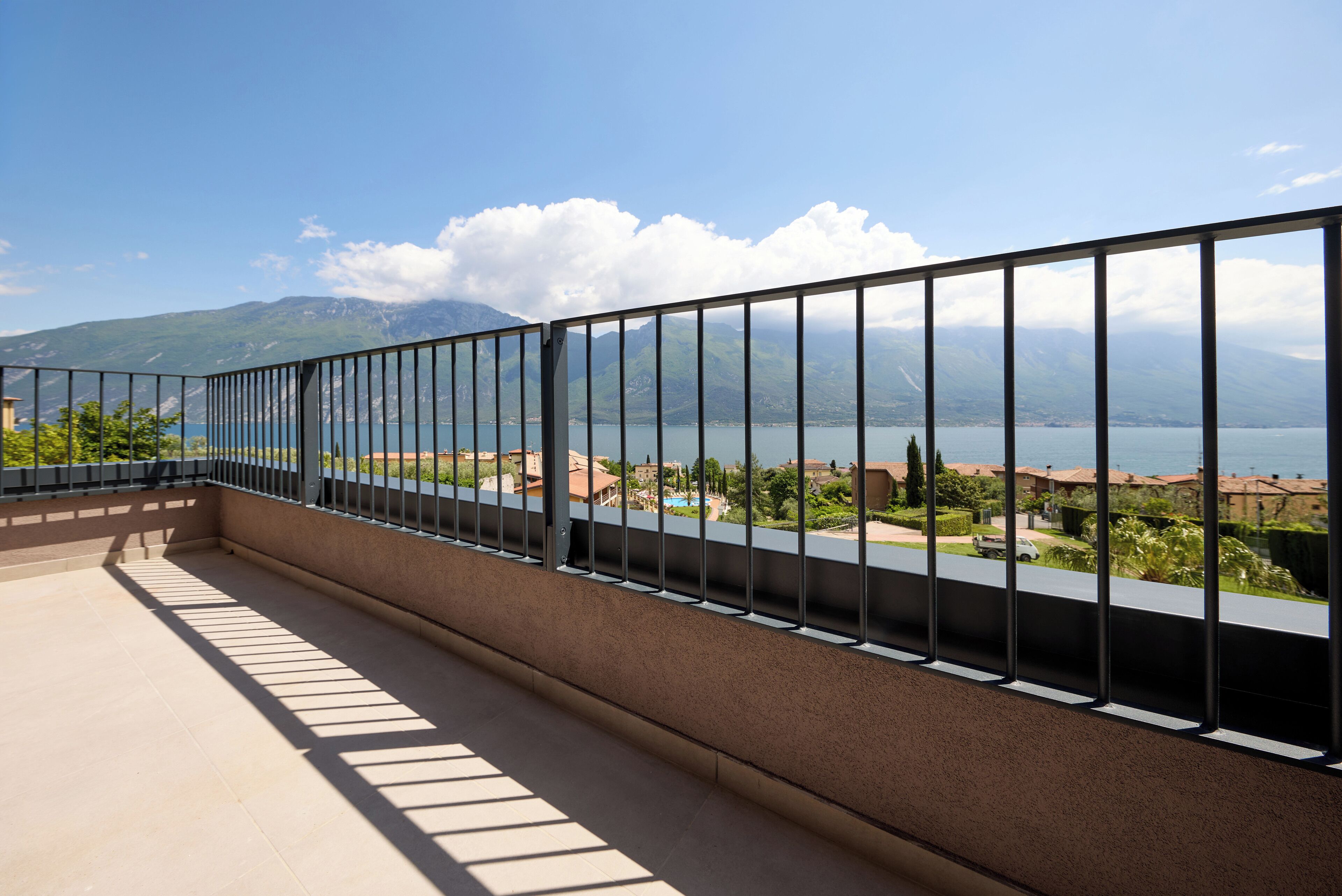 Habitación Deluxe con 1 cama doble o 2 individuales, vistas al lago | Minibar, caja fuerte, escritorio y wifi gratis