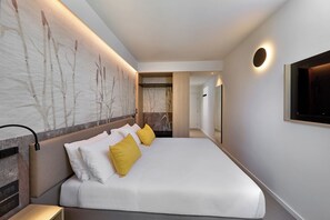 Deluxe Double or Twin Room | Bar mini, peti besi dalam bilik, meja, Wi-fi percuma 