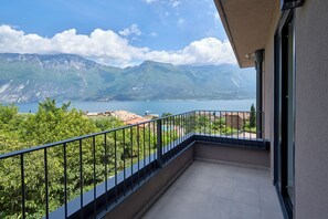 View from room - Hotel Royal Village (Limone sul Garda)