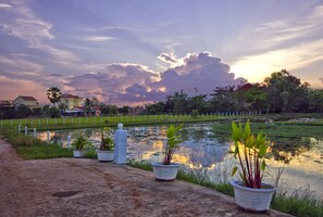 Lake - Majestic Oriental Hotel (Siem Reap)