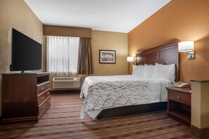 Suite, 1 Katil Raja (King), Non Smoking, Refrigerator & Microwave | Meja, langsir/tirai gelap terus, seterika/papan seterika, Wi-fi percuma 