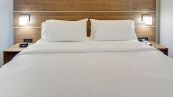 Standard Room, 1 King Bed, Accessible (Mobility Tub) | Down comforters, in-room safe, desk, blackout drapes