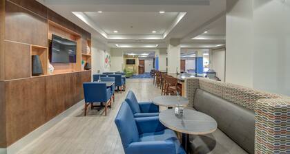 Holiday Inn Express & Suites Foley by IHG