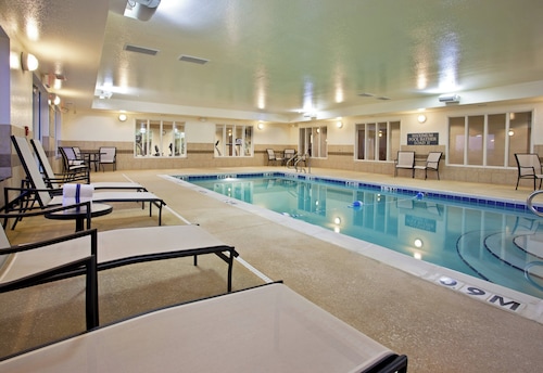 Holiday Inn Express & Suites Portland by IHG