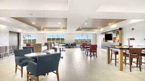 Free daily on-the-go breakfast - Holiday Inn Express & Suites Portland by IHG (Portland)