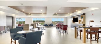 Holiday Inn Express & Suites Portland by IHG
