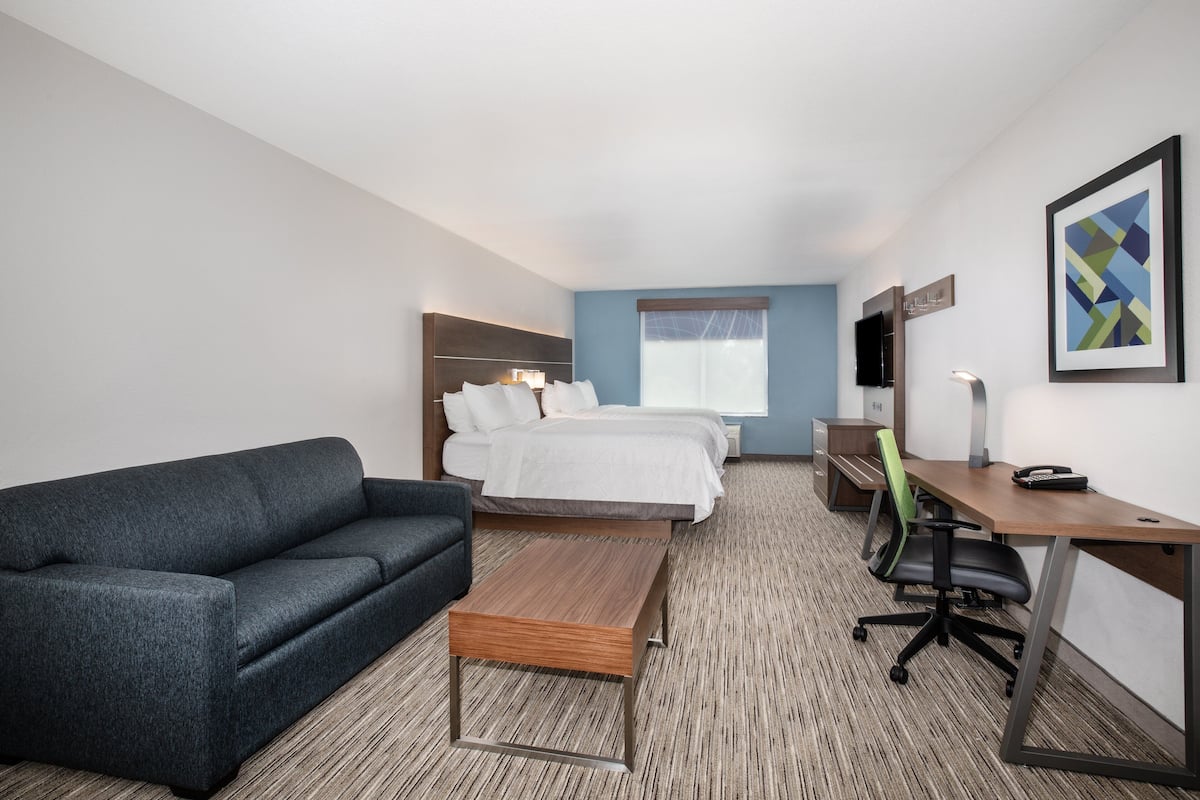 Room, 2 Queen Beds | Egyptian cotton sheets, down comforters, pillowtop beds, in-room safe