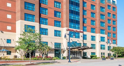 Hampton Inn & Suites National Harbor - Alexandria Area