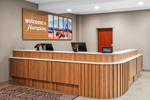 Reception - Hampton Inn & Suites National Harbor - Alexandria Area (Oxon Hill)