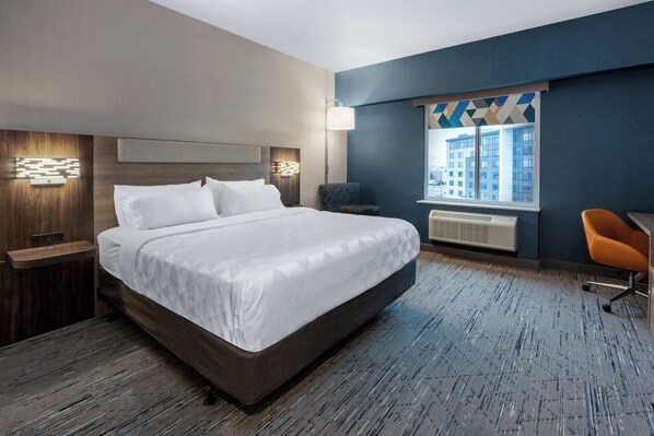 Standard Room, 1 King Bed, Mobility Accessible (Mobility, Roll-In Shower) - Holiday Inn Express & Suites Vaughan-Southwest by IHG (Vaughan)