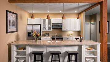 Three Bedroom South Bay Villa | Private kitchen | Full-sized fridge, microwave, oven, stovetop