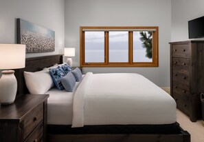 Two Bedroom Quarry Bay Villa | In-room safe, individually decorated, individually furnished, desk - Outback Lakeside Vacation Homes (Vernon)