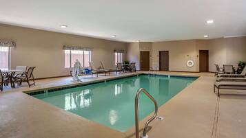 Indoor pool, pool loungers