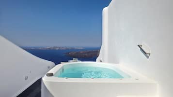 Villa (Ariadne) | Bain à remous extérieur