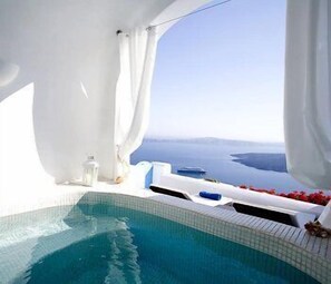 Suite (Nefeli) | Private spa tub - Dreams Luxury Suites (Santorini)