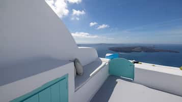 Suite (Nefeli) | 1 bedroom, Egyptian cotton sheets, premium bedding, memory foam beds