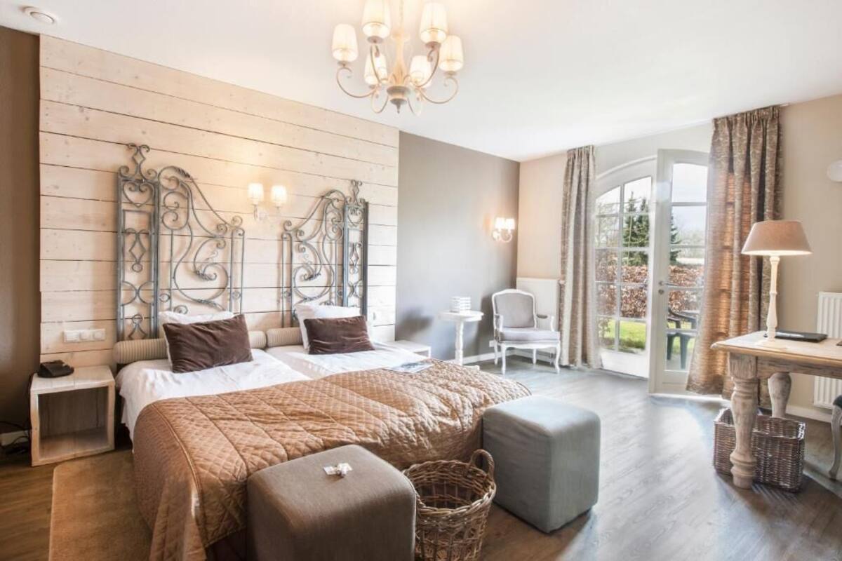 1 bedroom, premium bedding, minibar, in-room safe