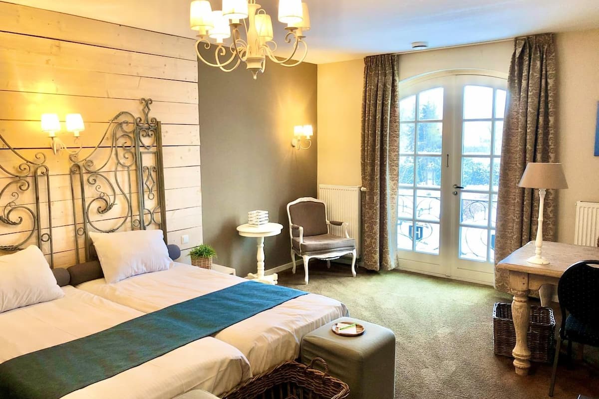 1 bedroom, premium bedding, minibar, in-room safe