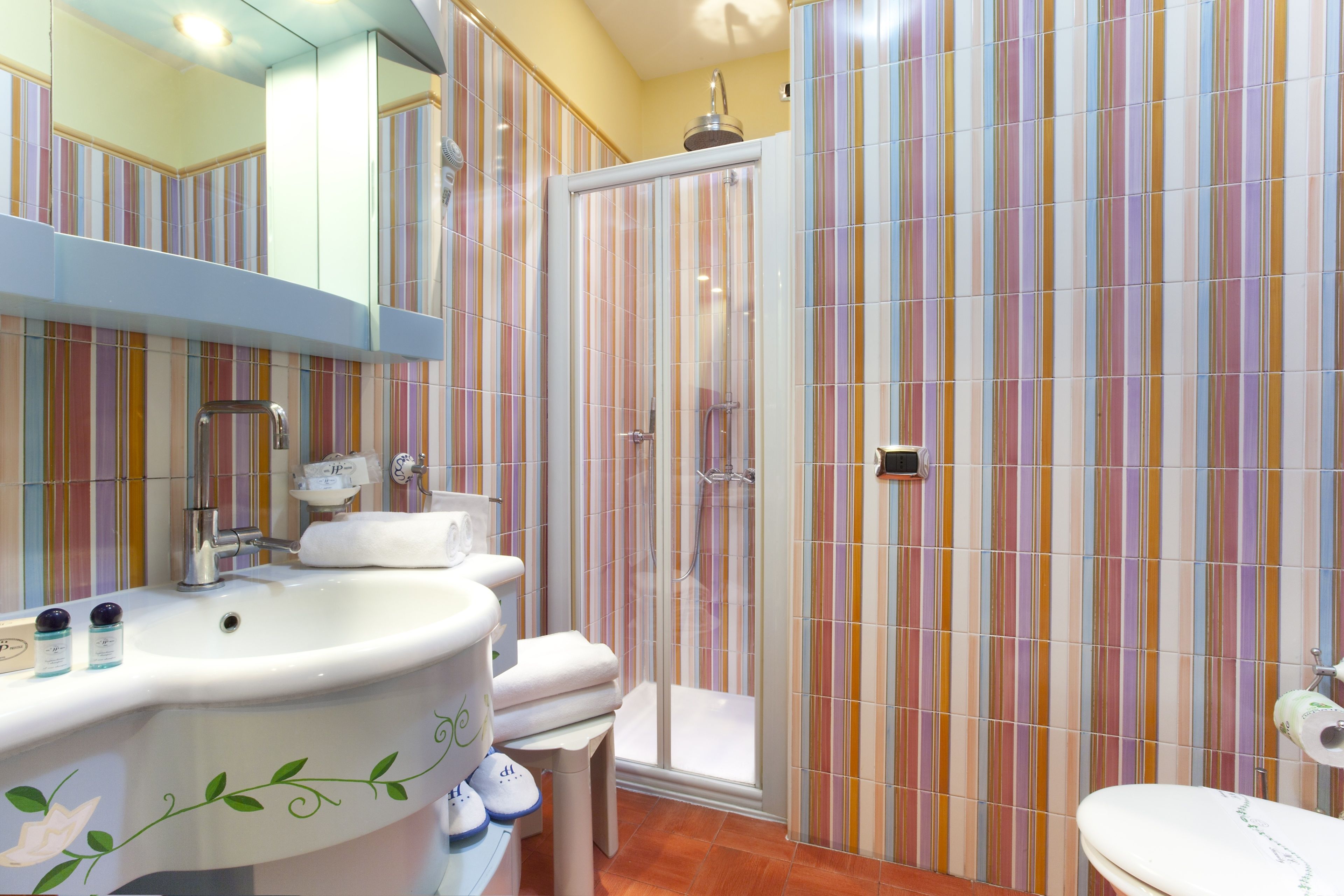 rainfall showerhead, free toiletries, hair dryer, bidet