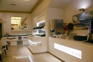 Se sirven desayunos y cenas, cocina mediterránea