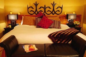 Premium bedding, individually decorated, individually furnished - Benmiller Inn & Spa (Ashfield-Colborne-Wawanosh)