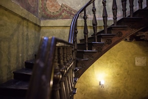 Indoor wedding - Tango House Bed & Breakfast (Kraków)