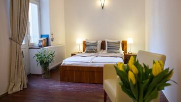 Superior Double Room | 1 bedroom, in-room safe, iron/ironing board, WiFi