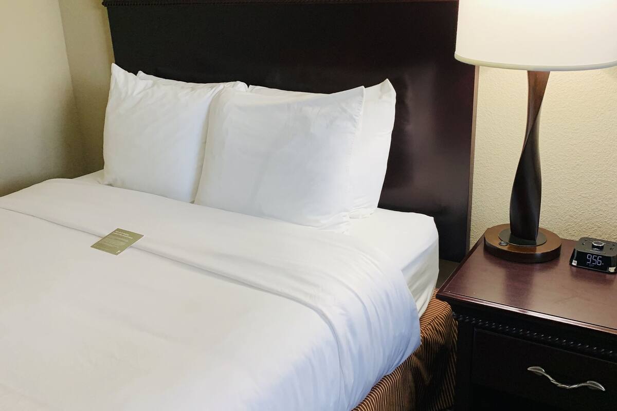 1 bedroom, premium bedding, tempur-pedic beds, individually furnished