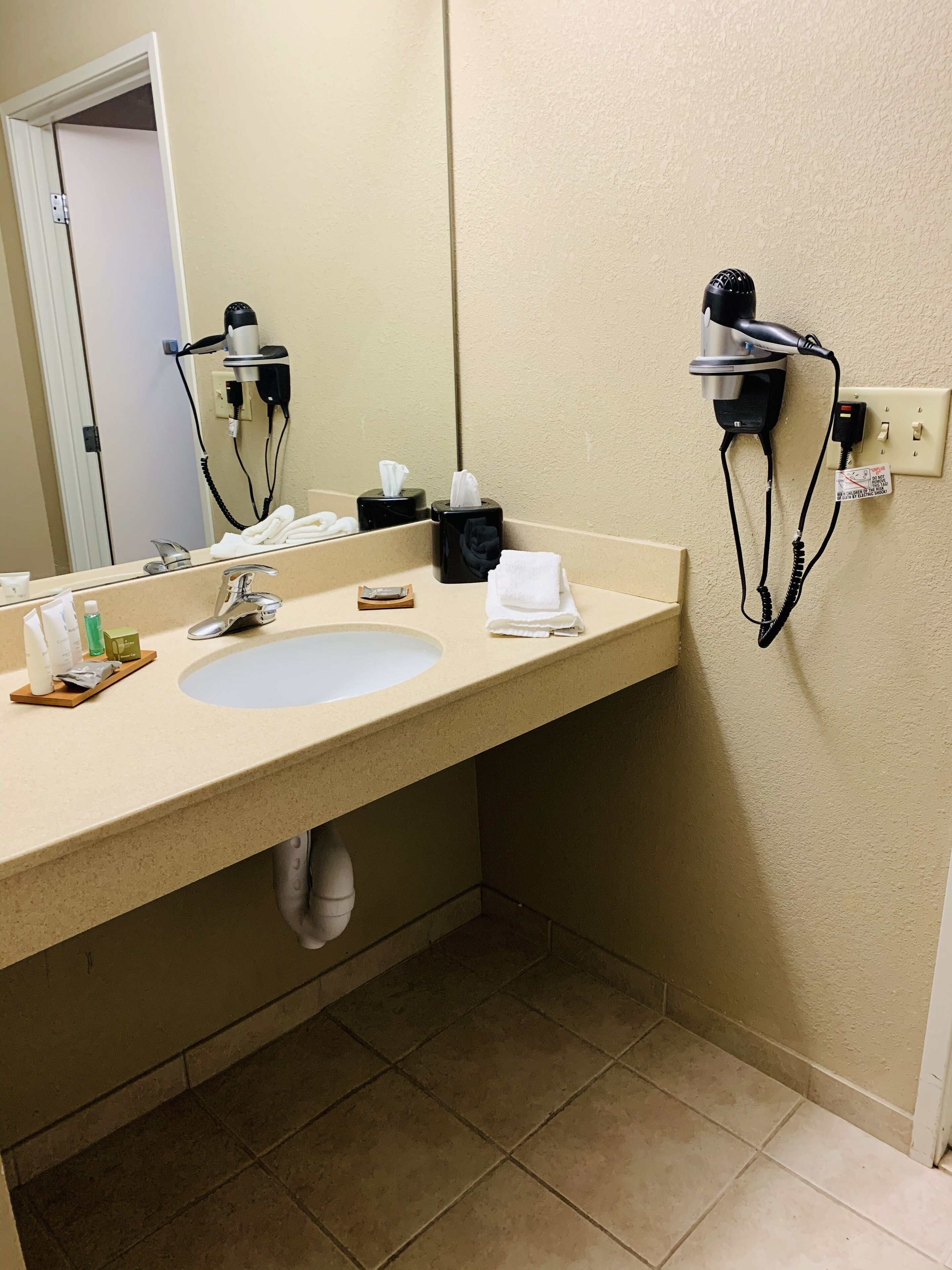 Photo - Country Inn & Suites by Radisson, Ithaca, NY