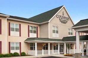 Exterior - Country Inn & Suites by Radisson, Ithaca, NY (Ithaca)