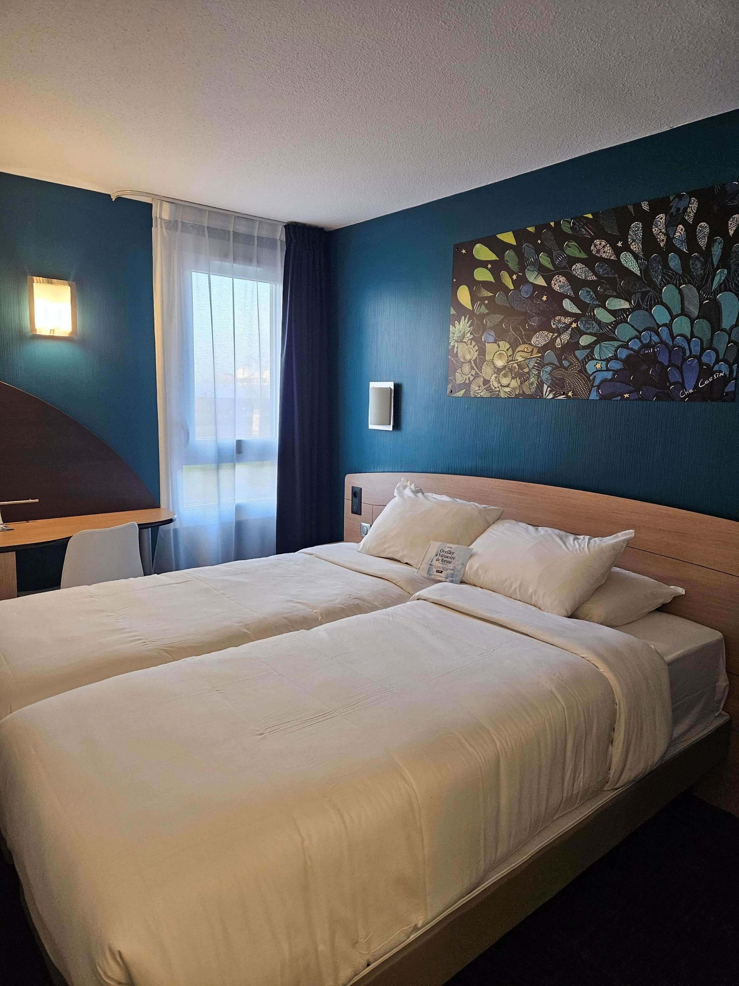 standard room, 2 single beds | premium bedding, desk, blackout curtains, soundproofing