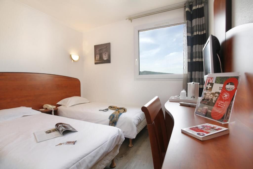 in-room safe, desk, blackout curtains, soundproofing