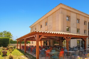 Terrace/patio - The Originals City, Hôtel La Belle Étape (Brignoles)