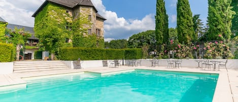 Seasonal outdoor pool